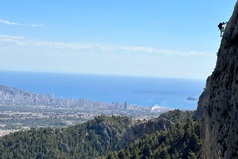 Ponoig: Rapel y vía ferrata