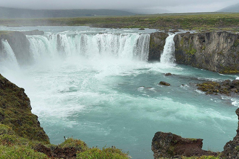 Akureyri: Goðafoss Waterfall & City Highlights Voyage