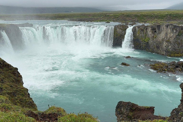 Akureyri: Goðafoss Waterfall & City Highlights Voyage