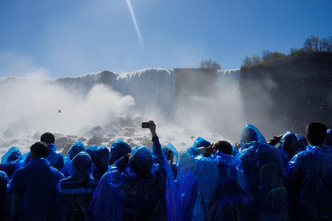 Niagara Falls, USA: Day & Night Small Group Tour with Dinner Shared Tour