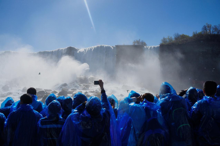 Niagara Falls, USA: Day & Night Small Group Tour with Dinner Shared Tour
