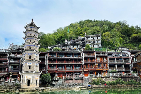 Zhangjiajie: Furong & Fenghuang 2-Day Tour with Boat Ride Small Group (4 people)