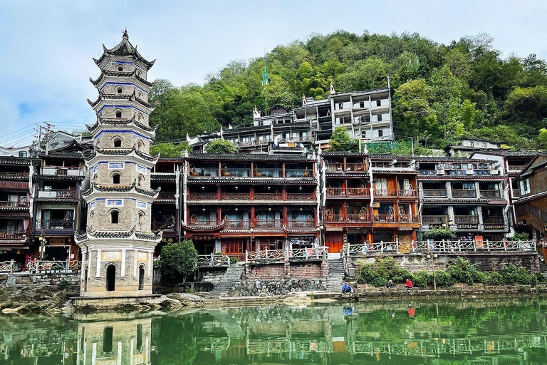 Zhangjiajie: Furong & Fenghuang 2-Day Tour with Boat Ride Small Group (4 people)