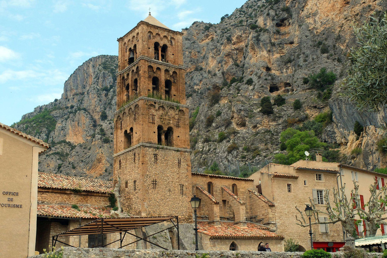 Vilda Alperna, Verdon Canyon, byn Moustiers, lavendelfält