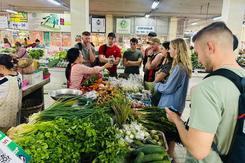 Chiang Mai: Lekcja gotowania, wycieczka po targu i ogrodzie tajskich ziół