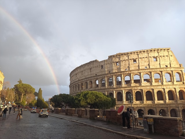 Rome: Colosseum, Palatine Hill, & Roman Forum Walking Tour