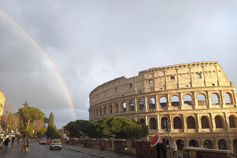 Rome: Colosseum, Palatine Hill, & Roman Forum Walking Tour German Group Tour