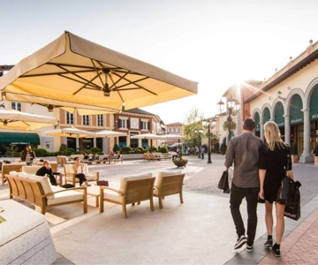 Genova: Tog og bus fra/til Serravalle Outlet