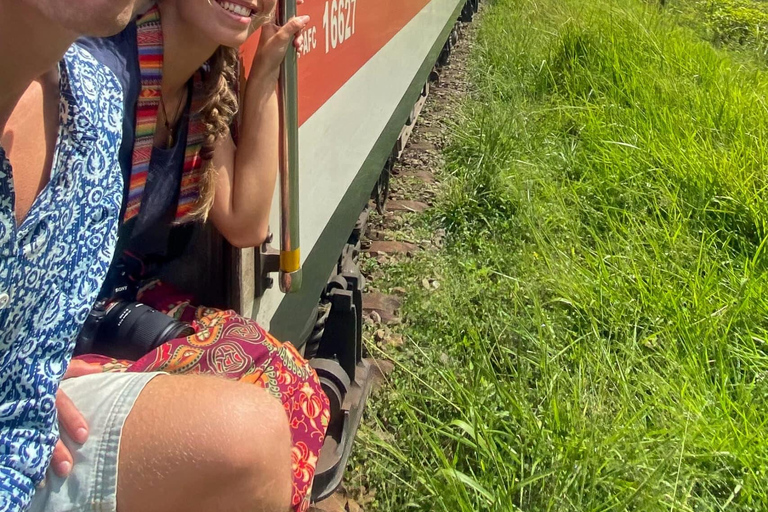 Nanu Oya: Scenic Train to Ella Reserved Seats with Transfers