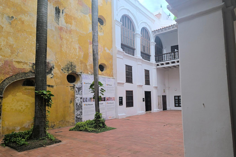 Cartagena:Entrance the Palace of the Inquisition + transport