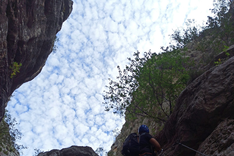 Vanuit Mostar: Via Ferrata BlagajVia Ferrata Blagaj: ervaar adrenaline met ons