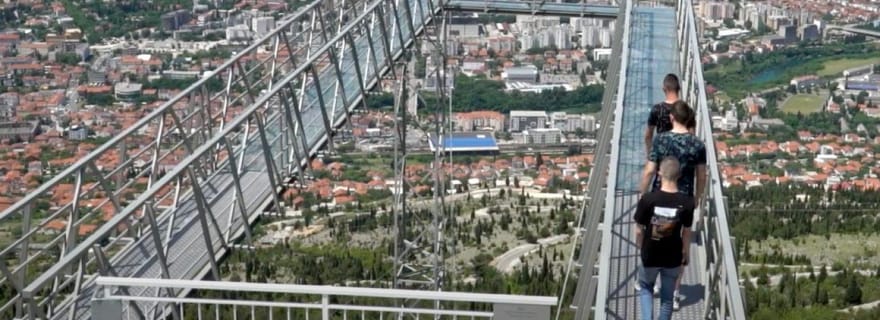 Pont de verre et tyrolienne Mostar