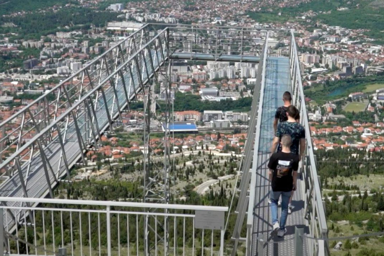 Szklany most i tyrolka w Mostarze