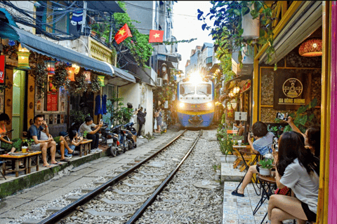 Hanoi: Military History Museum, Hoa Lo Prison & Gardens Tour Small Group: All-In-One Tour: Highlights & Train Street