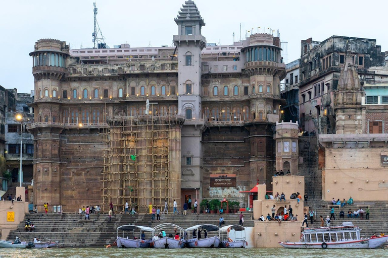 Varanasi: Caminhada espiritual, passeio de barco e cerimónia de PujaVaranasi: Caminhada espiritual, passeio de barco e cerimónia Puja