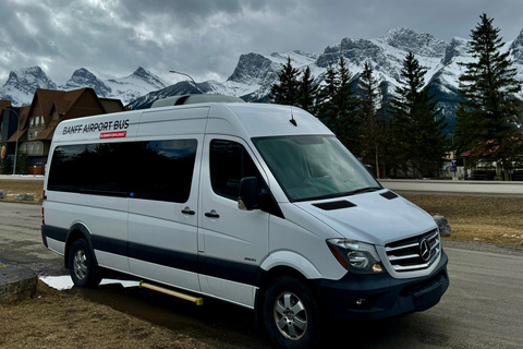 Bus navetta da Banff a Calgary | Aeroporto condiviso