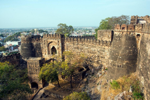 Tour di un giorno di Orchha e del Forte di Jhansi da Khajuraho con guida