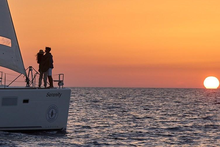 Cruceros al atardecer en catamaránCRUCEROS PRIVADOS AL ATARDECER EN CATAMARÁN