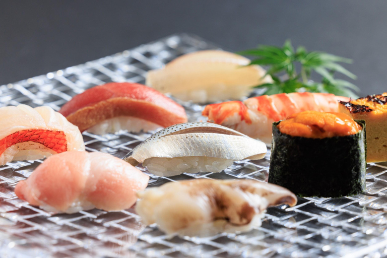 Un'esperienza di lusso che unisce sushi e cerimonia del tè.