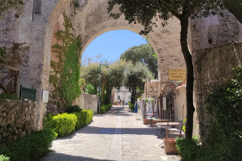 Taste The Coast - Enjoy Sorrento & Amalfi on 2 wheels with a local driver