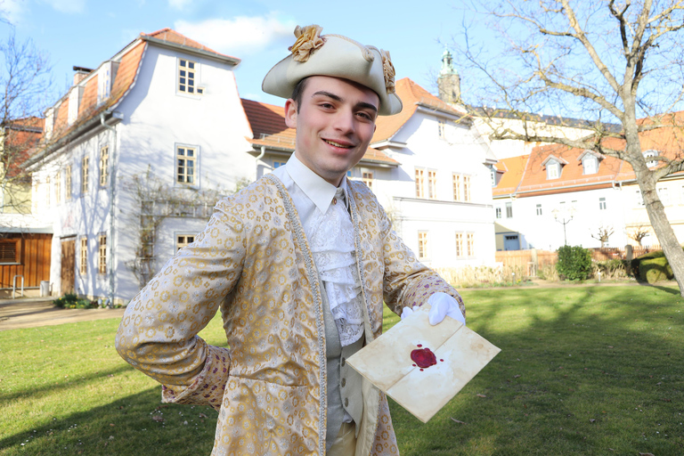Rudolstadt: Schillernde Geheimnisse – Walking Tour with the Love Letter Messenger Dazzling Secrets - Walking Tour with the Love Letter Messenger