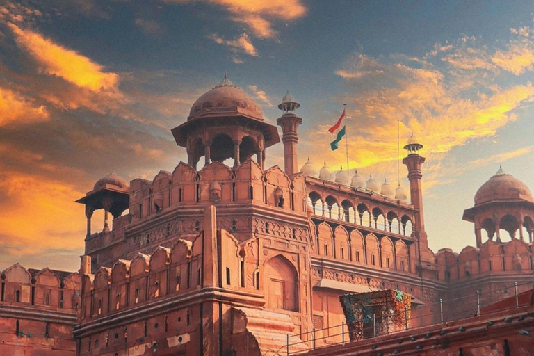 Nowe Delhi: zwiedzanie Czerwonego Fortu z przewodnikiem i biletem wstępuNowe Delhi: wycieczka piesza z przewodnikiem po Czerwonym Forcie bez biletu wstępu