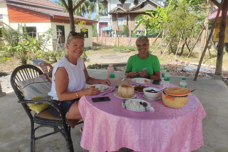 Cyclisme autour du village et de la campagne avec dîner localVisite du village d'Odambang à vélo et dîner chez l'habitant