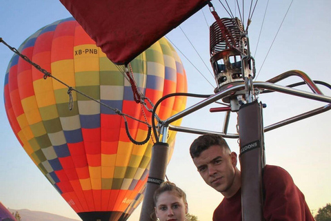 Teotihuacan: Private Romantic Balloon Flight for Couples