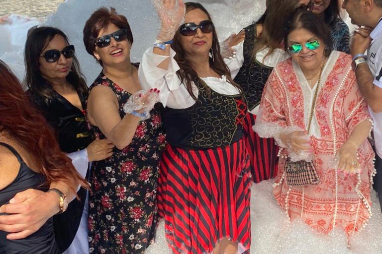 Excursión en barco pirata por Alanya con cuevas marinas y vistas de la costaPIRATA + AMANECER 2 HORAS DE VIAJE