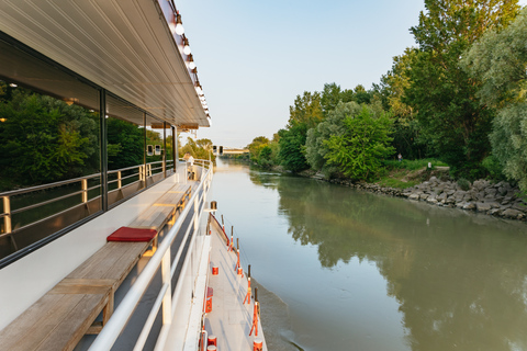 Wien: 3-Gänge-Abendessen-KreuzfahrtWien: Schiffstour mit 3-Gänge-Menü am Abend