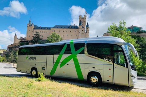 Von Barcelona: 1-Wege-Bustransfer nach/von Andorra la Vella