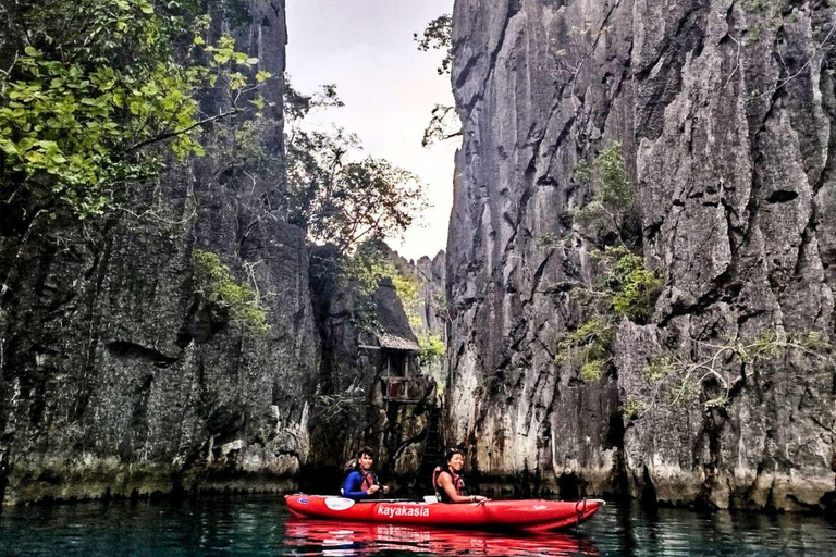 Coron: North Face Kayaking Tour with Lunch and Snorkeling