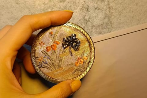 Shanghai: Song Brocade Pocket Mirror Making Experience