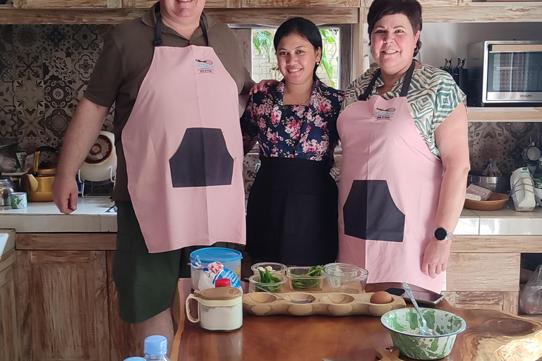 Yogyakarta: clase de cocina con visita al mercado y servicio de recogida del hotelClase de cocina con servicio de recogida del hotel