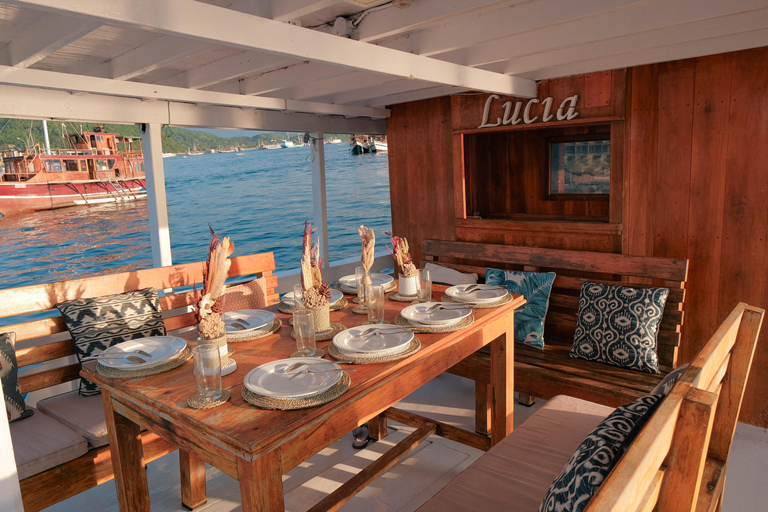 Labuan Bajo: 3-Day Komodo Sailing & Overland Tour, 12 Stops Standard Boat | 3-Day Komodo Sailing | 9 Stops | No Overland