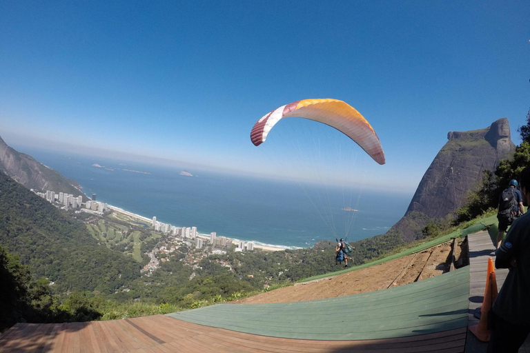 Rio de Janeiro: Paragliding with Hotel Transfers