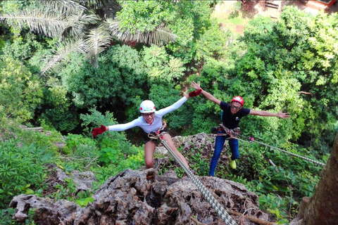 Krabi: Experiência de tirolesa, quadriciclo e escalada em cordaZipline de dia inteiro