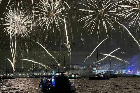Lisbon: New Year's Eve Fireworks Cruise from Cais do Sodré