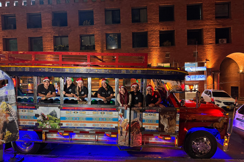 麦德林：乘坐主题车辆的圣诞灯光城市观光