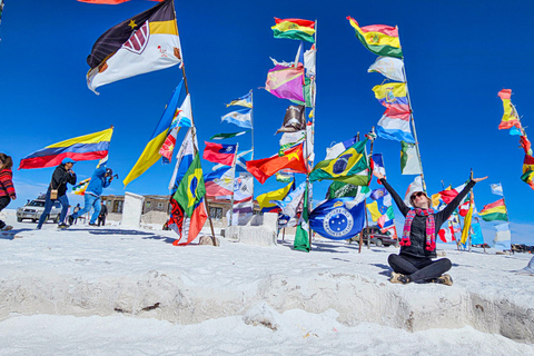 Uyuni: 3-Day Salt Flats Tour to San Pedro de Atacama ENGLISH-SPEAKING GUIDE