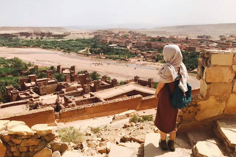 Desde Tánger : 4Días de excursión por el desierto pasando por Chefchaoun y fesDesde Tánger : 4Días por el desierto pasando por Chefchaoun y fes