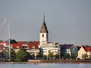 Friedrichshafen: Private city tour with wine tasting