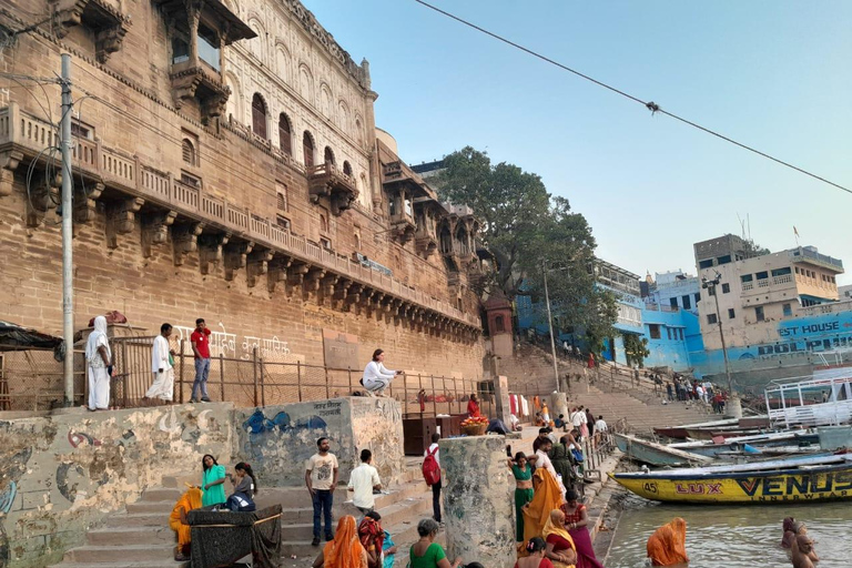 Varanasi: rejs o wschodzie słońca i wycieczka piesza