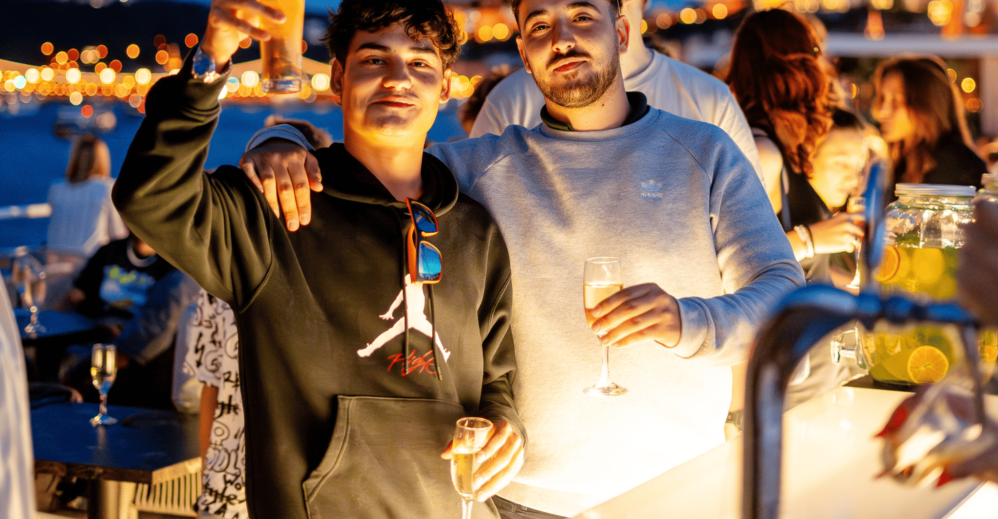 Budapest: Unlimited Prosecco, Beer and Aperol Spritz Cruise photo 16