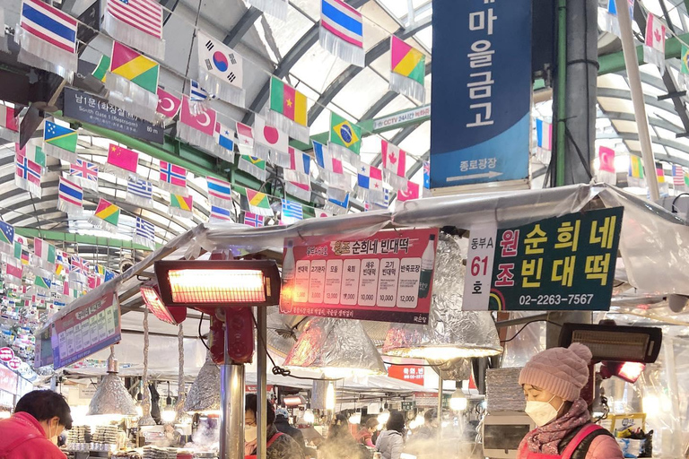 Excursion d&#039;une journée à Séoul : palais Gyeongbok, Bukchon, marché de GwangjangB. Palais Gyeongbokgung, Bukchon, marché Gwangjang et vue nocturne