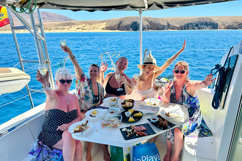 4 hour Shared sailing to Papagayo Beaches (12people max) Shared Sailing