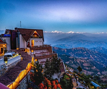 Escapada de Lujo a Nagarkot y el Encanto Cultural de Bhaktapur