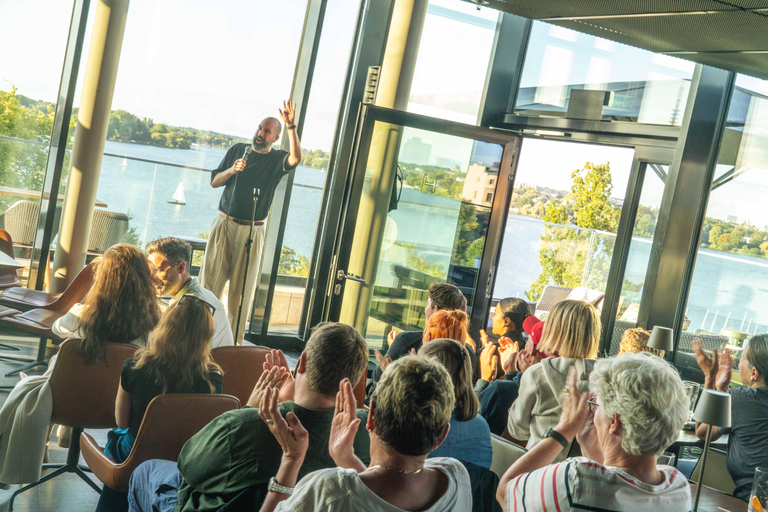 Cozy Comedy mit Blick auf die Alster