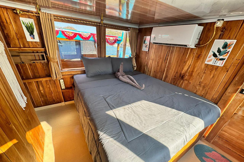 From Labuan Bajo: 3-Day Komodo Islands Liveaboard Tour Steel Liveaboard- Standard Boat- 3D2N Komodo Tour