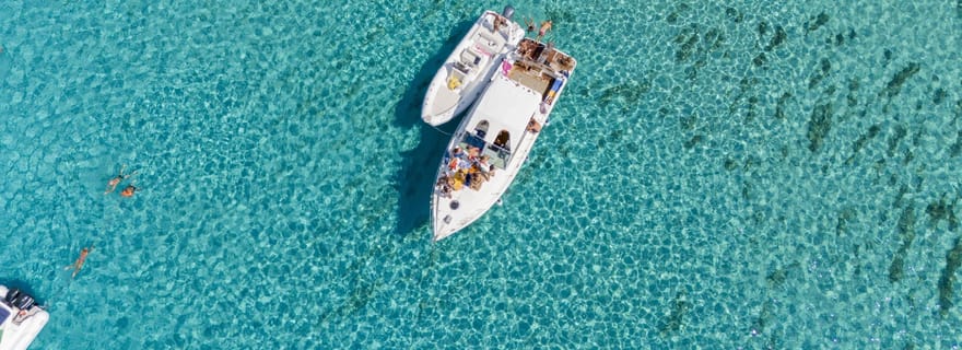 Au départ de Favignana : visite privée des îles Égades à Favignana et Levanzo en bateau avec déjeuner